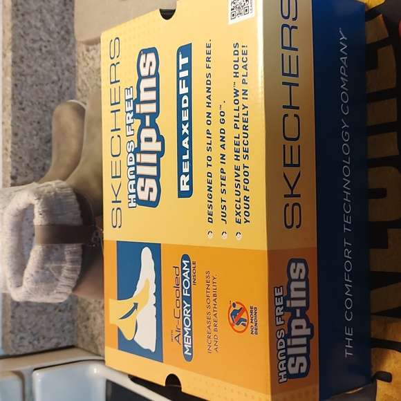 New ladies Slip on Skechers Boots Sz 6.5 & a lg backpack/shopping bag - Picture 7 of 10